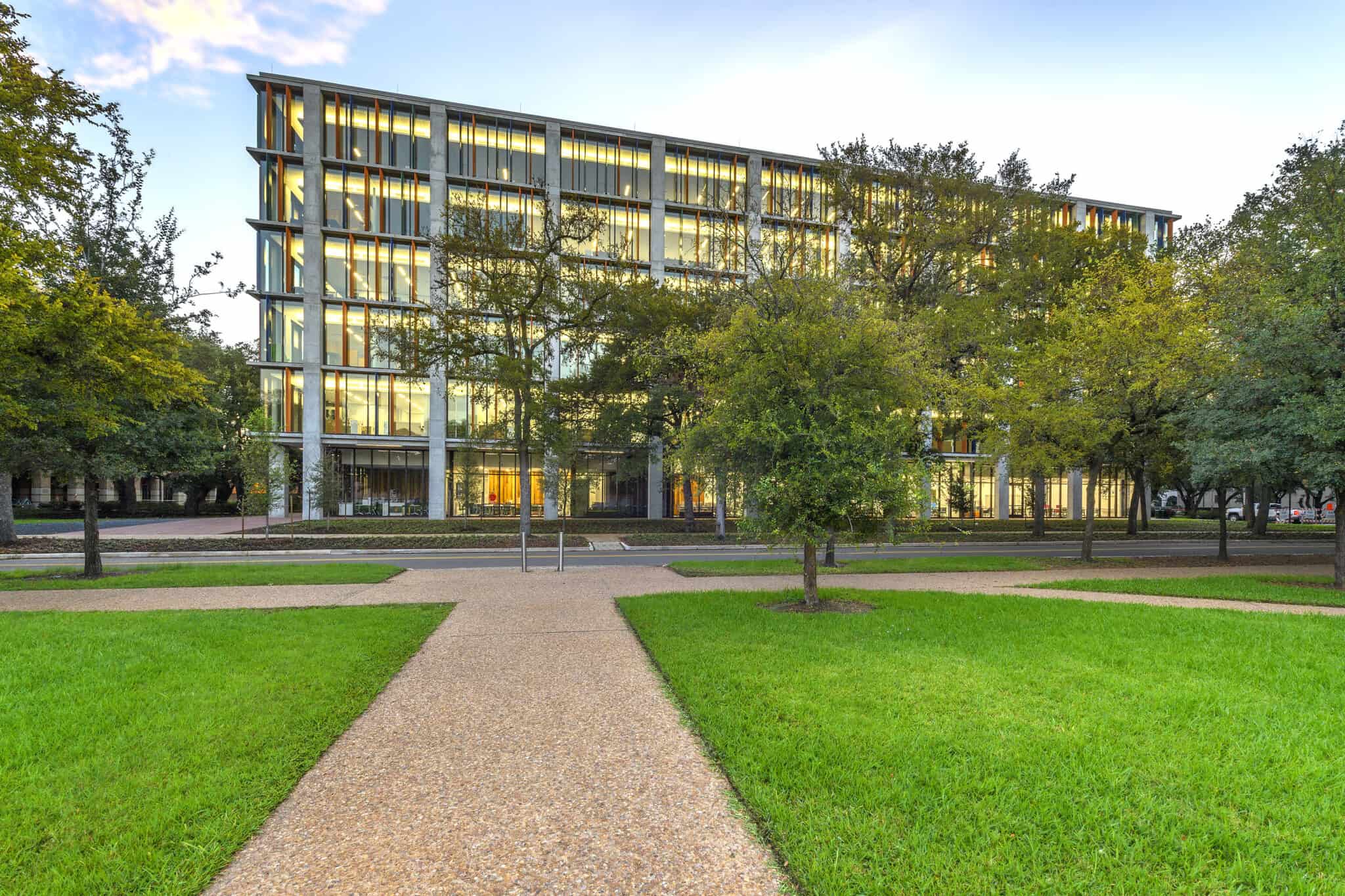 Rice University Cambridge Office Building and Garage | JE Dunn Construction