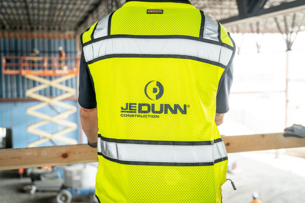 JE Dunn Construction logo in construction