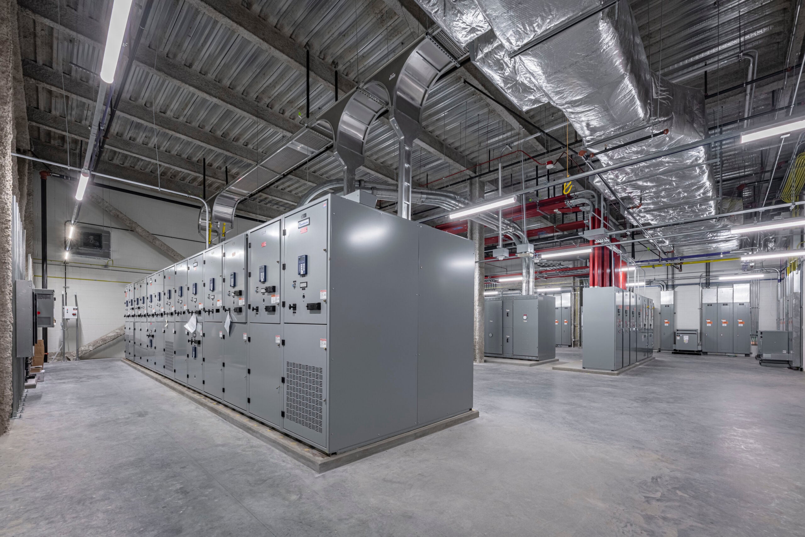 | JE Dunn Construction Electrical switchgear and power distribution systems designed to support reliable facility operations and future expansion.