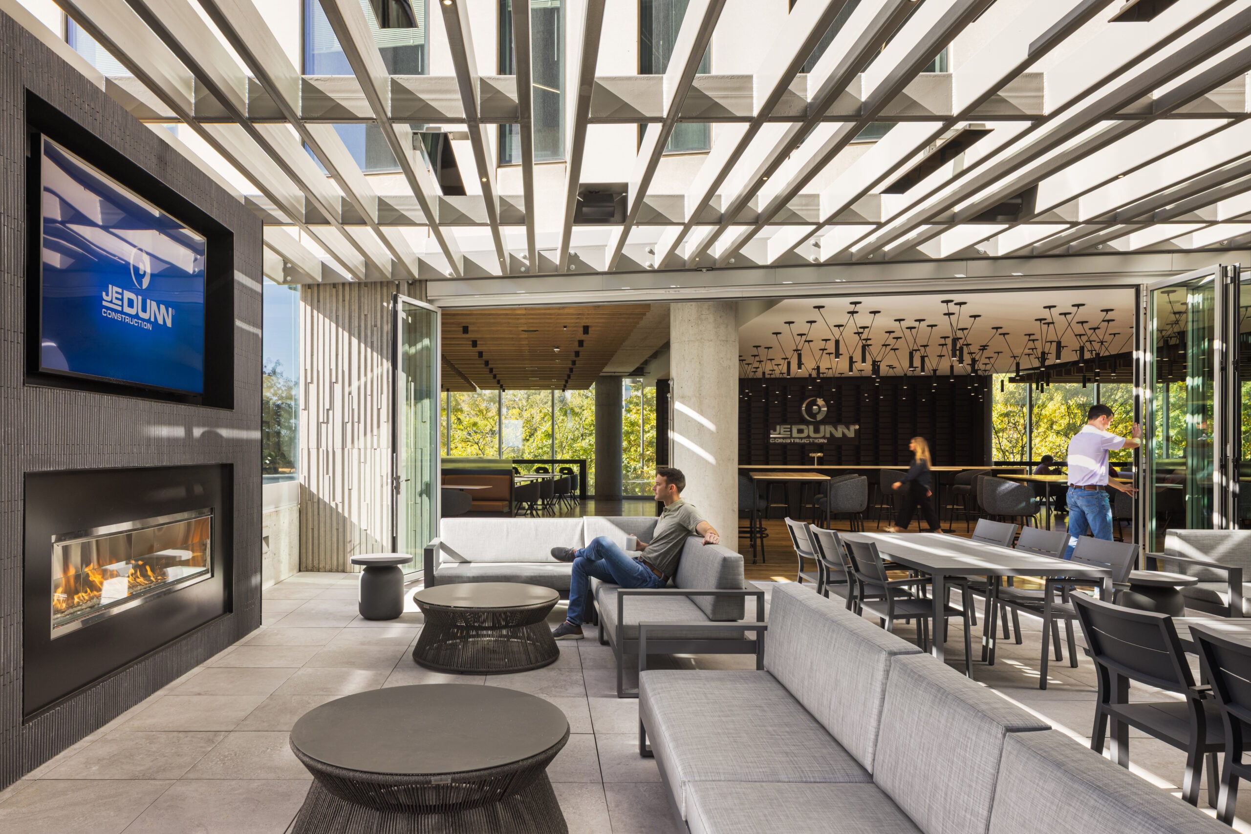 Photograph of the open patio area newly renovated at JE Dunn Construction headquarters in Kansas City, MO